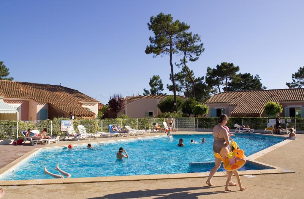 Madame Vacances Le Domaine De Vertmarines Saint-Jean-de-Monts Exterior photo