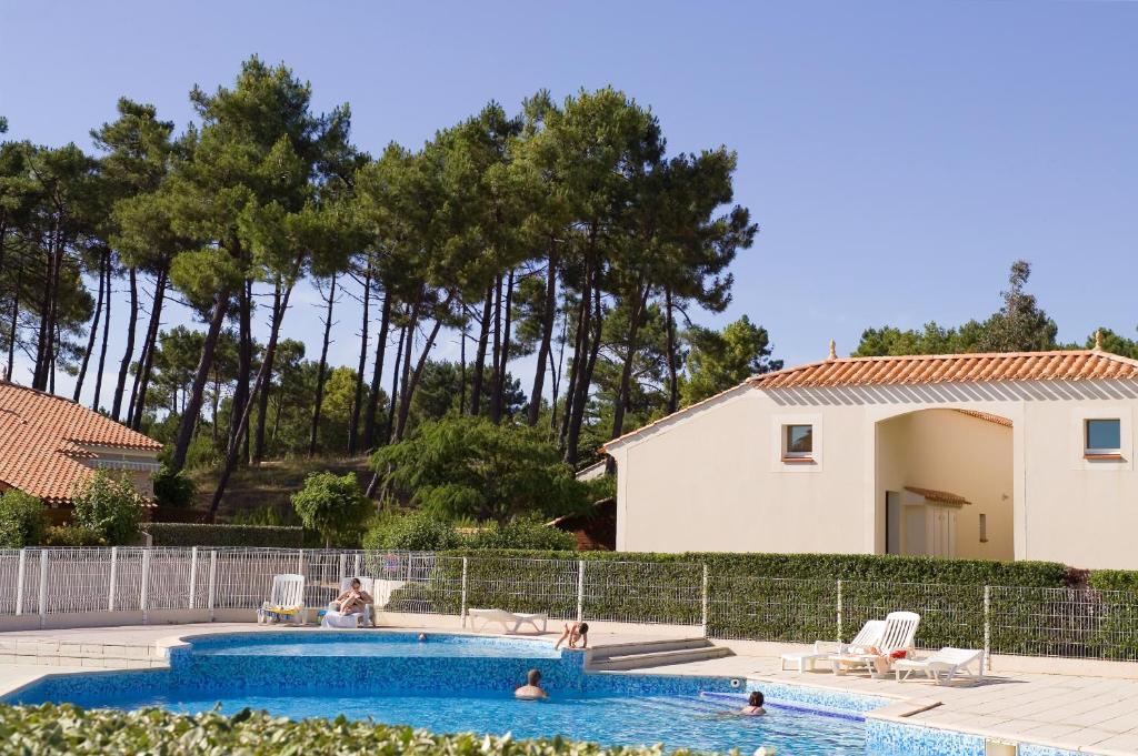 Madame Vacances Le Domaine De Vertmarines Saint-Jean-de-Monts Exterior photo